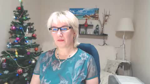 Snapshot of leilamays chatting on December 20, 6:29 am Leila Kinky online show from December 20, 6:29 am