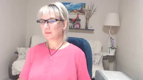 Snapshot of leilamays chatting on October 5, 5:56 am Leila Kinky online show from October 5, 5:56 am