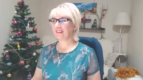 Snapshot of leilamays chatting on December 21, 6:52 am Leila Kinky online show from December 21, 6:52 am