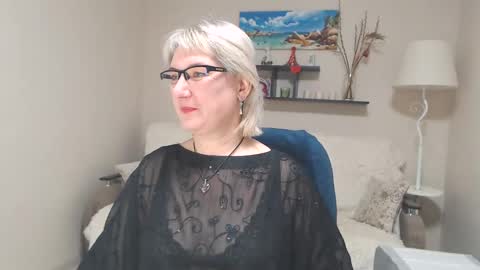 Snapshot of leilamays chatting on January 31, 2:37 am Leila Kinky online show from January 31, 2:37 am