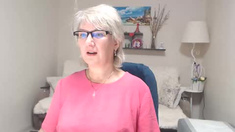 Snapshot of leilamays chatting on September 29, 4:28 am Leila Kinky online show from September 29, 4:28 am