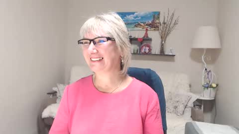Snapshot of leilamays chatting on September 25, 3:27 am Leila Kinky online show from September 25, 3:27 am