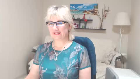 Snapshot of leilamays chatting on February 23, 8:11 am Leila Kinky online show from February 23, 8:11 am