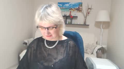 Snapshot of leilamays chatting on February 27, 5:56 am Leila Kinky online show from February 27, 5:56 am
