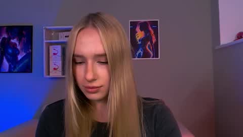 Leina online show from December 20, 8:57 pm