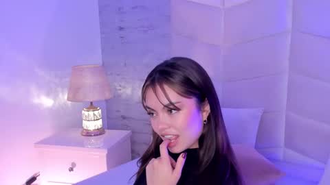 Leizathompson online show from December 17, 4:44 pm