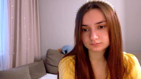 Lelia online show from December 4, 6:04 am