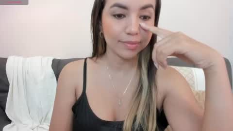 lena_luthor online show from July 23, 8:33 am
