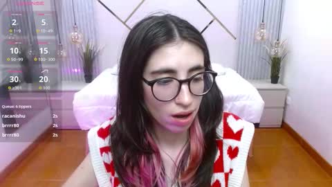 Snapshot of lena_roses chatting on September 26, 10:18 pm Lena online show from September 26, 10:18 pm