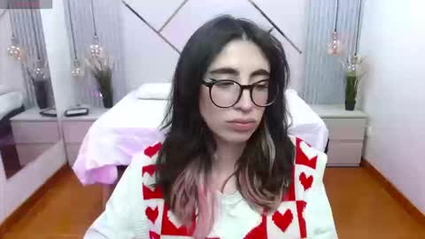 Snapshot of lena_roses chatting on September 8, 8:41 pm Lena online show from September 8, 8:41 pm