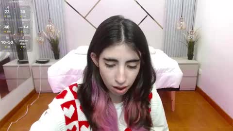 Snapshot of lena_roses chatting on September 13, 8:28 pm Lena online show from September 13, 8:28 pm