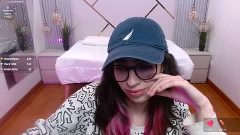 Snapshot of lena_roses chatting on September 27, 10:28 pm Lena online show from September 27, 10:28 pm