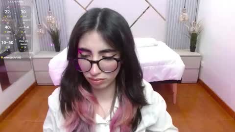 Snapshot of lena_roses chatting on September 17, 10:19 pm Lena online show from September 17, 10:19 pm