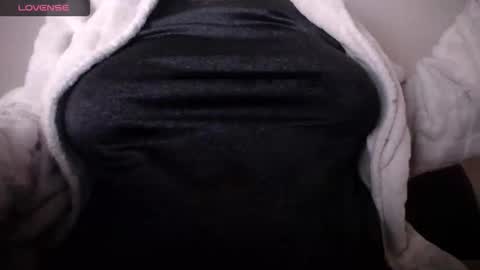 lenagolden online show from February 23, 1:43 pm