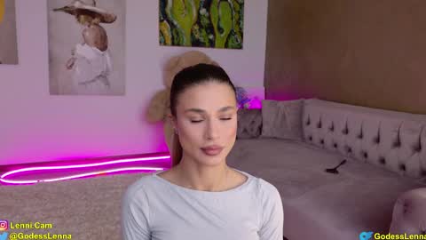 Snapshot of lenna_godess chatting on February 27, 6:40 am Lenna Goddess online show from February 27, 6:40 am