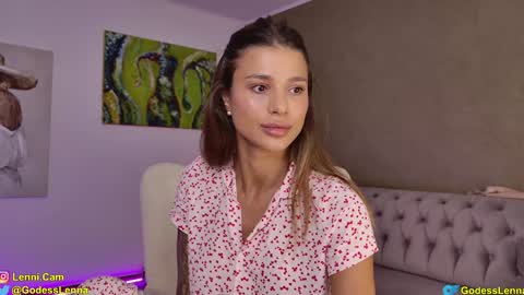 Snapshot of lenna_godess chatting on September 17, 6:44 am Lenna Goddess online show from September 17, 6:44 am