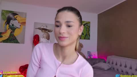 Snapshot of lenna_godess chatting on February 21, 6:29 am Lenna Goddess online show from February 21, 6:29 am