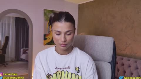 Snapshot of lenna_godess chatting on October 16, 4:15 am Lenna Goddess online show from October 16, 4:15 am