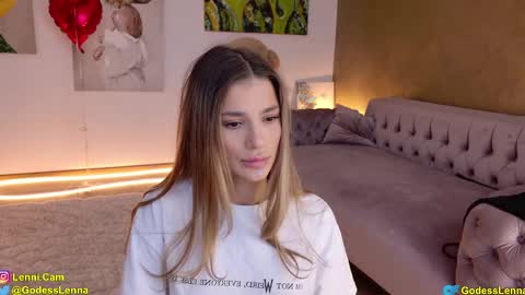 Snapshot of lenna_godess chatting on February 18, 6:15 am Lenna Goddess online show from February 18, 6:15 am