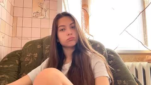 Hellomy name is Lennieits my first day here nice to meet you Give me 50 thumbs ups online show from April 29, 4:48 am
