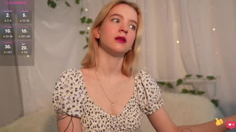 Snapshot of leo_lulu chatting on February 2, 3:28 pm Ashly online show from February 2, 3:28 pm