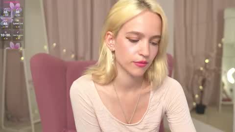 Snapshot of leo_lulu chatting on October 7, 3:38 pm Ashly online show from October 7, 3:38 pm