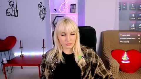 Leona online show from November 30, 8:35 pm