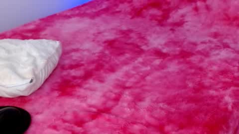 LUCY online show from November 9, 12:05 am