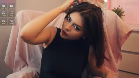 Mia online show from October 18, 7:33 am