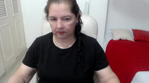 leonela   online show from June 2, 12:22 am