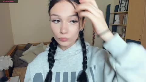 Alice online show from April 8, 6:54 pm