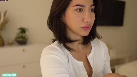 Snapshot of leoramallis chatting on February 14, 4:31 pm Leora online show from February 14, 4:31 pm