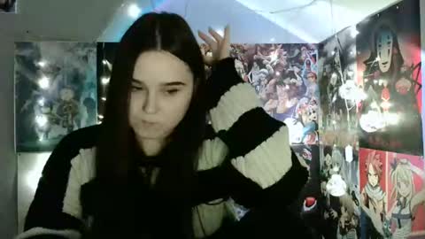 Snapshot of leraaa72 chatting on December 26, 7:35 am little secret online show from December 26, 7:35 am