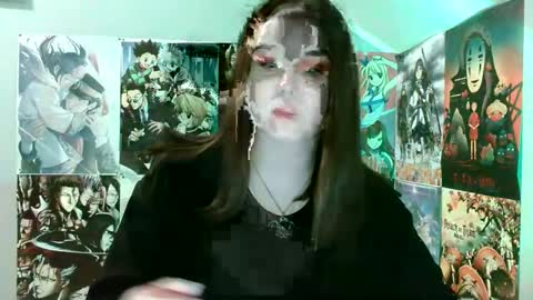 Snapshot of leraaa72 chatting on March 10, 7:07 pm little secret online show from March 10, 7:07 pm