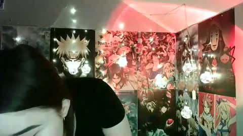 Snapshot of leraaa72 chatting on December 5, 7:05 am little secret online show from December 5, 7:05 am