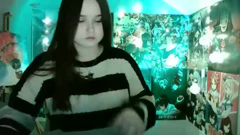 Snapshot of leraaa72 chatting on January 7, 7:10 am little secret online show from January 7, 7:10 am