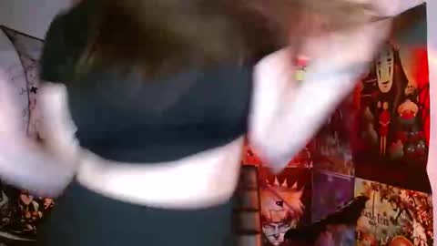 Snapshot of leraaa72 chatting on October 14, 6:43 pm little secret online show from October 14, 6:43 pm