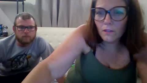 Snapshot of lesleymarie0404 chatting on October 27, 9:27 am lesleymarie0404 online show from October 27, 9:27 am