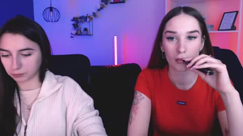 leslie_bird online show from April 15, 9:10 am