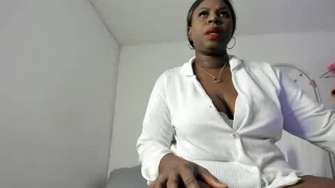 lesliee_brownn online show from December 13, 10:41 am