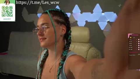 Snapshot of lesliekorfs chatting on October 4, 9:52 pm LeslieKorfs online show from October 4, 9:52 pm