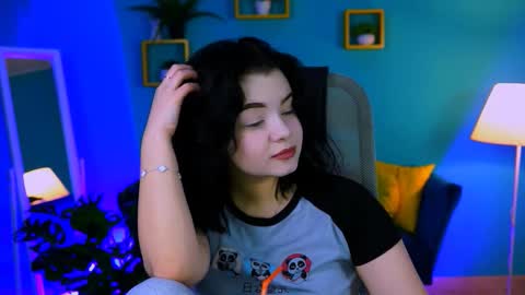 LeslieRowe online show from November 4, 8:47 pm