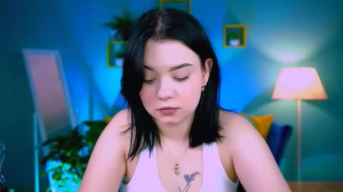 LeslieRowe online show from December 3, 6:10 pm