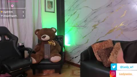 Snapshot of lesly_w chatting on September 23, 10:24 am I am here from Monday to Friday from 730 am to 130 pm Colombia time and saturday from 500 am to 1000 am .... Soon Blue page online show from September 23, 10:24 am