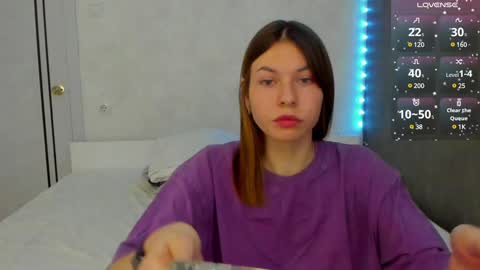 Snapshot of let_me_seee chatting on December 4, 12:36 pm Fiona online show from December 4, 12:36 pm