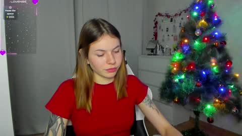 Snapshot of let_me_seee chatting on December 24, 4:33 am Fiona online show from December 24, 4:33 am