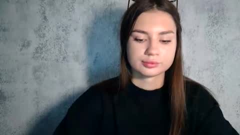 Emily online show from October 3, 11:48 am