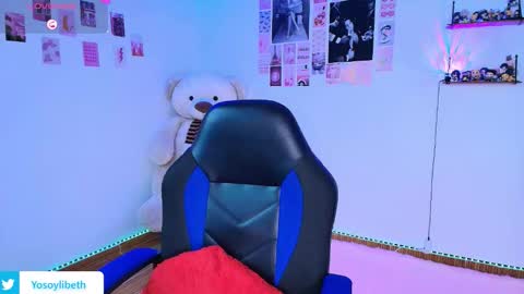 Snapshot of lev_akira chatting on September 22, 6:39 pm Akira online show from September 22, 6:39 pm
