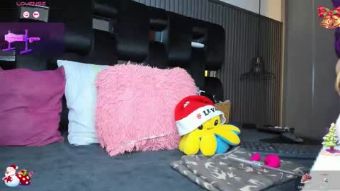 levana1 online show from December 18, 7:07 pm