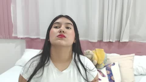 Snapshot of lexi_bloom chatting on February 20, 10:59 am Gabrielle online show from February 20, 10:59 am